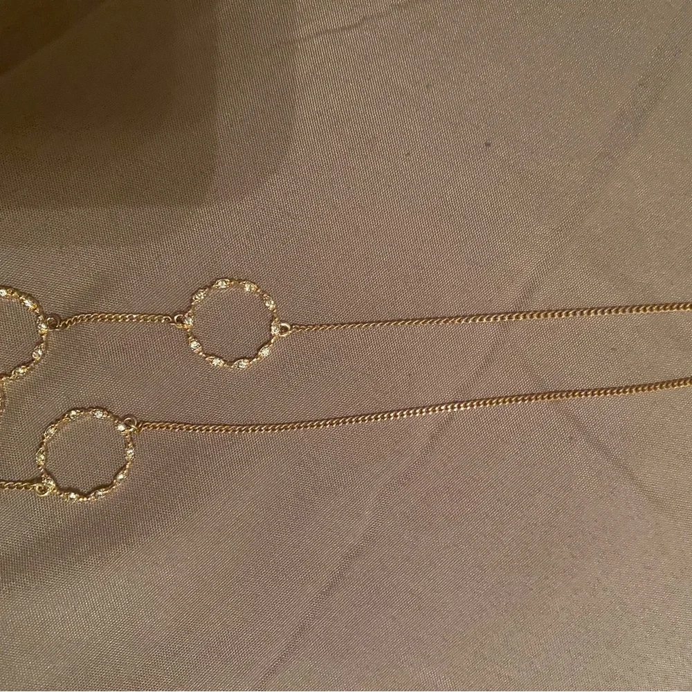 Elegant Gold Circle Necklace - Picture 3 of 4